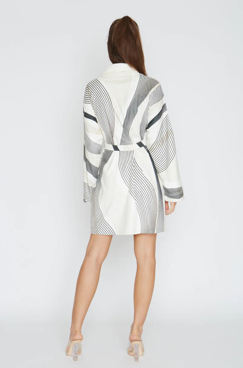 Wrap Up By VP Queen Of Flow Short Robe