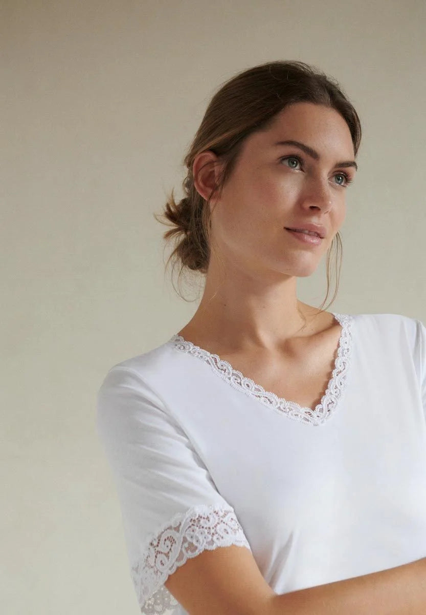 Hanro Moments Lace Trim Cotton Nightgown