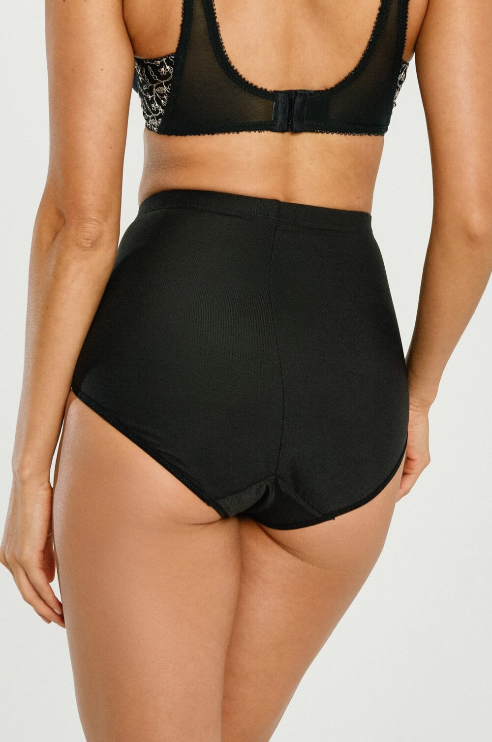 Va Bien Control Brief Style 3755