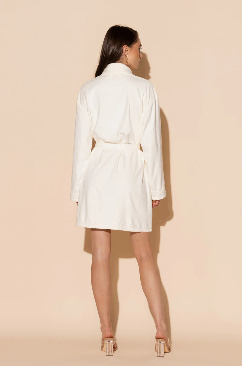 Wrap Up By VP Cream Short Robe