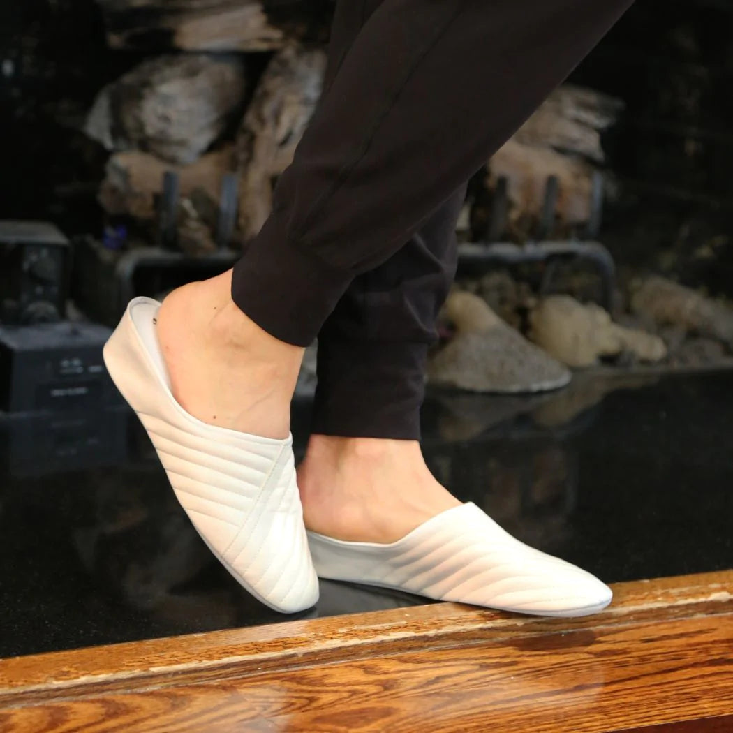 Jacques Levine Slippers www.kurrebo